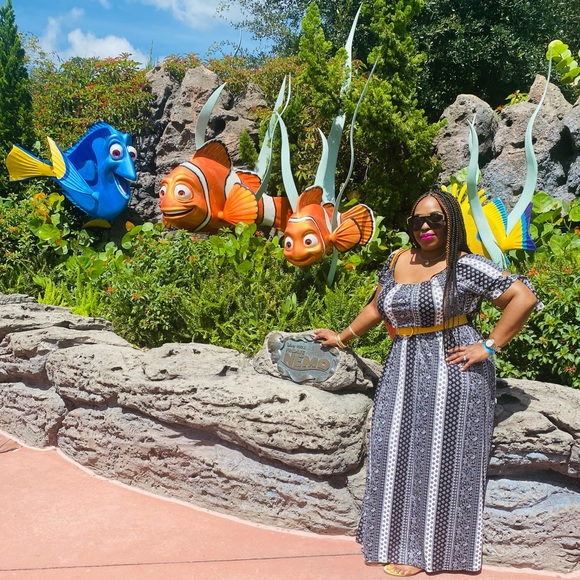 Brand New! Vibe Sportswear Blue and White Vertical Striped Maxi Dress Size 3X - Picture 6 of 12